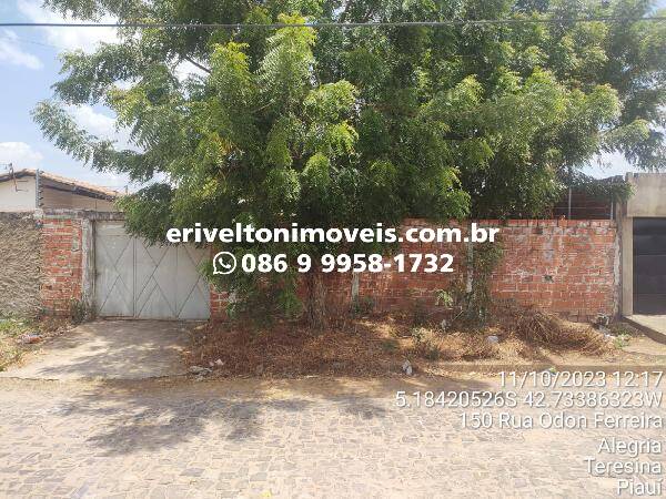 Casa à venda com 3 quartos, 60m² - Foto 1